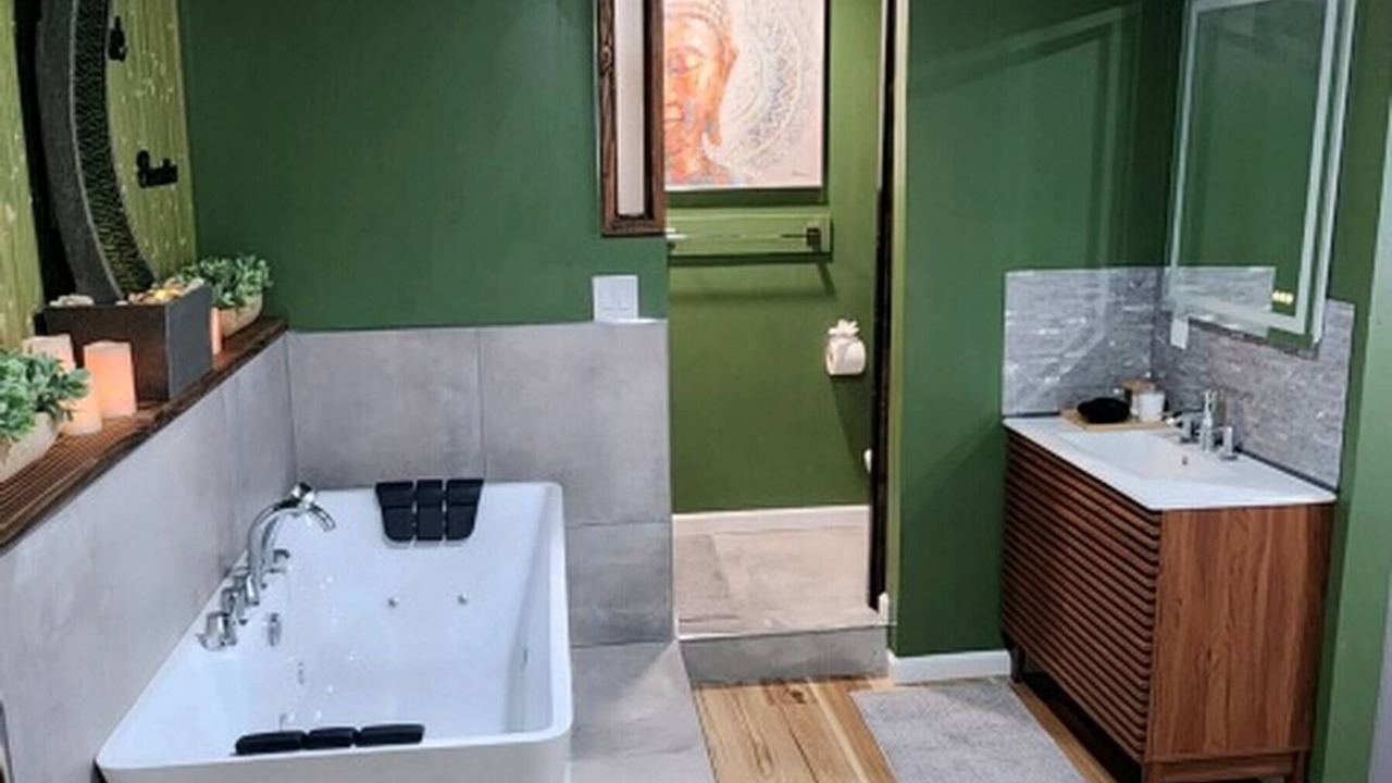 Photo of Bathroom in Midtown