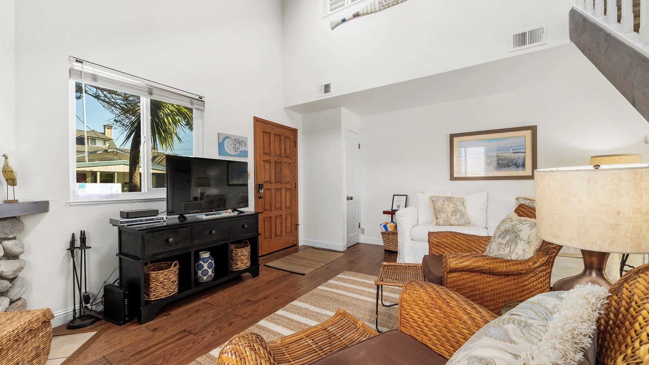 Photo of Livingroom in Eastside Santa Cruz