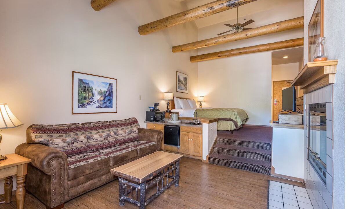 Photo of Livingroom in Bass Lake