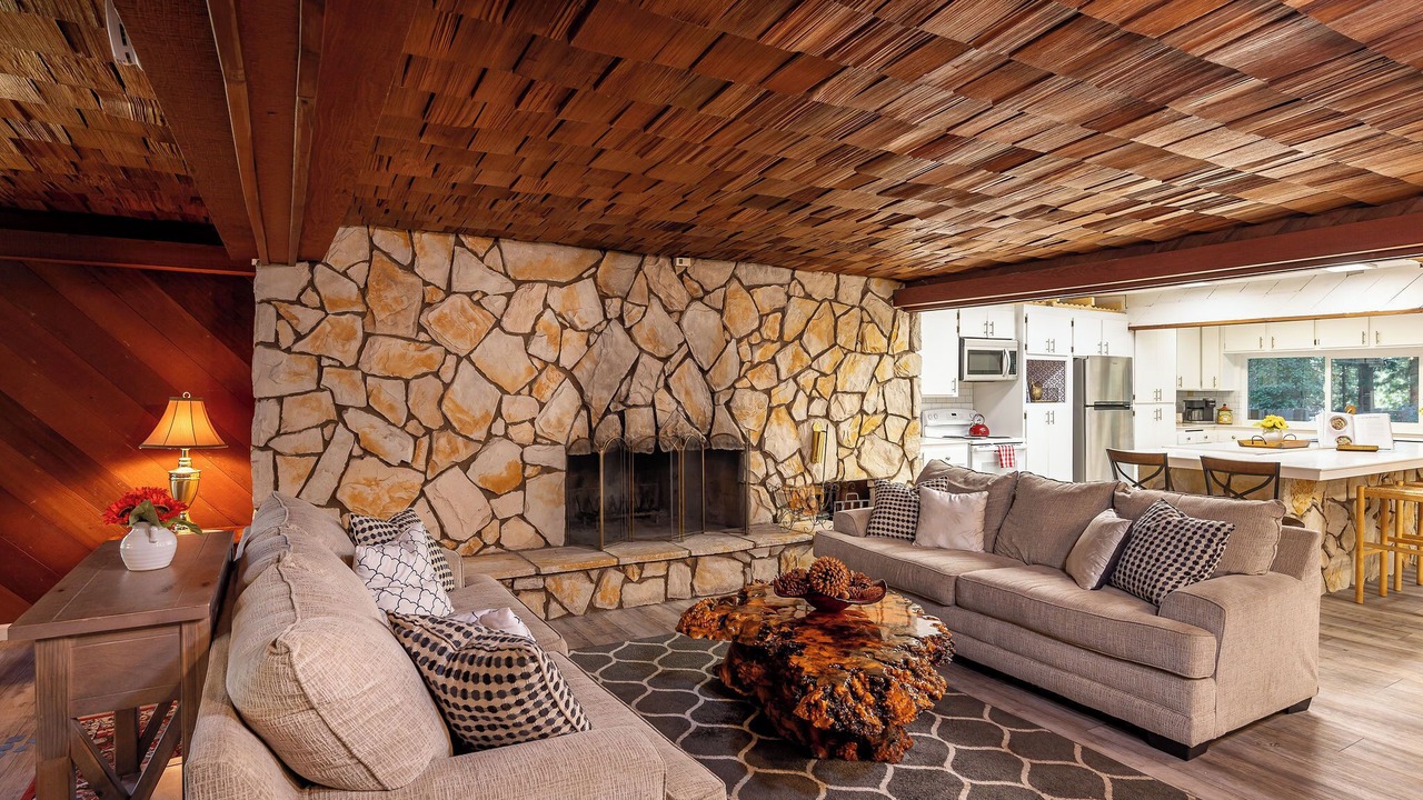 Photo of Livingroom in Springville