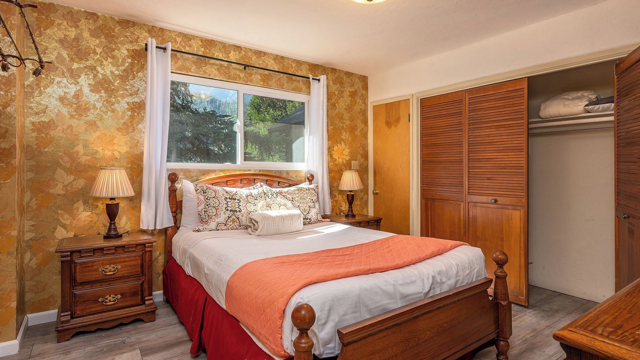 Photo of Bedroom in Springville