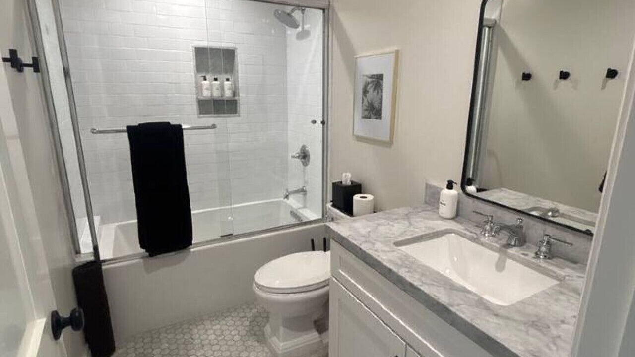 Photo of Bathroom in Eastern Malibu