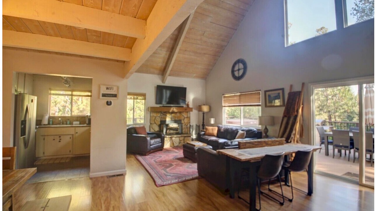 Photo of Livingroom in Groveland