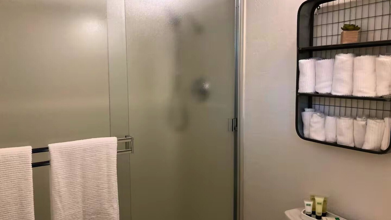 Photo of Bathroom in Groveland