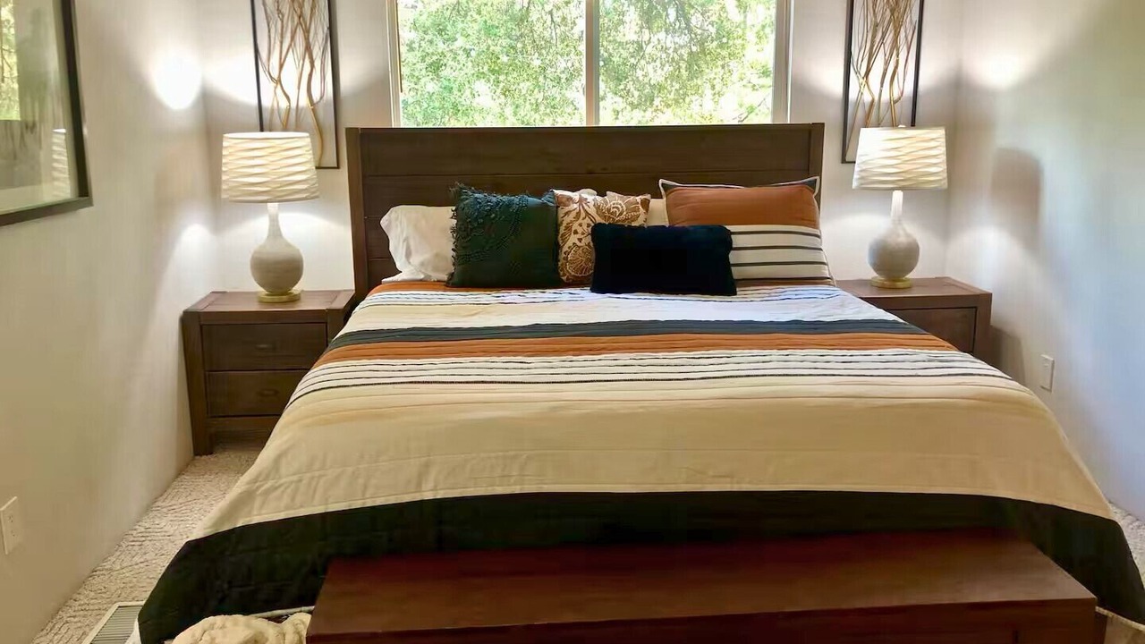 Photo of Bedroom in Groveland