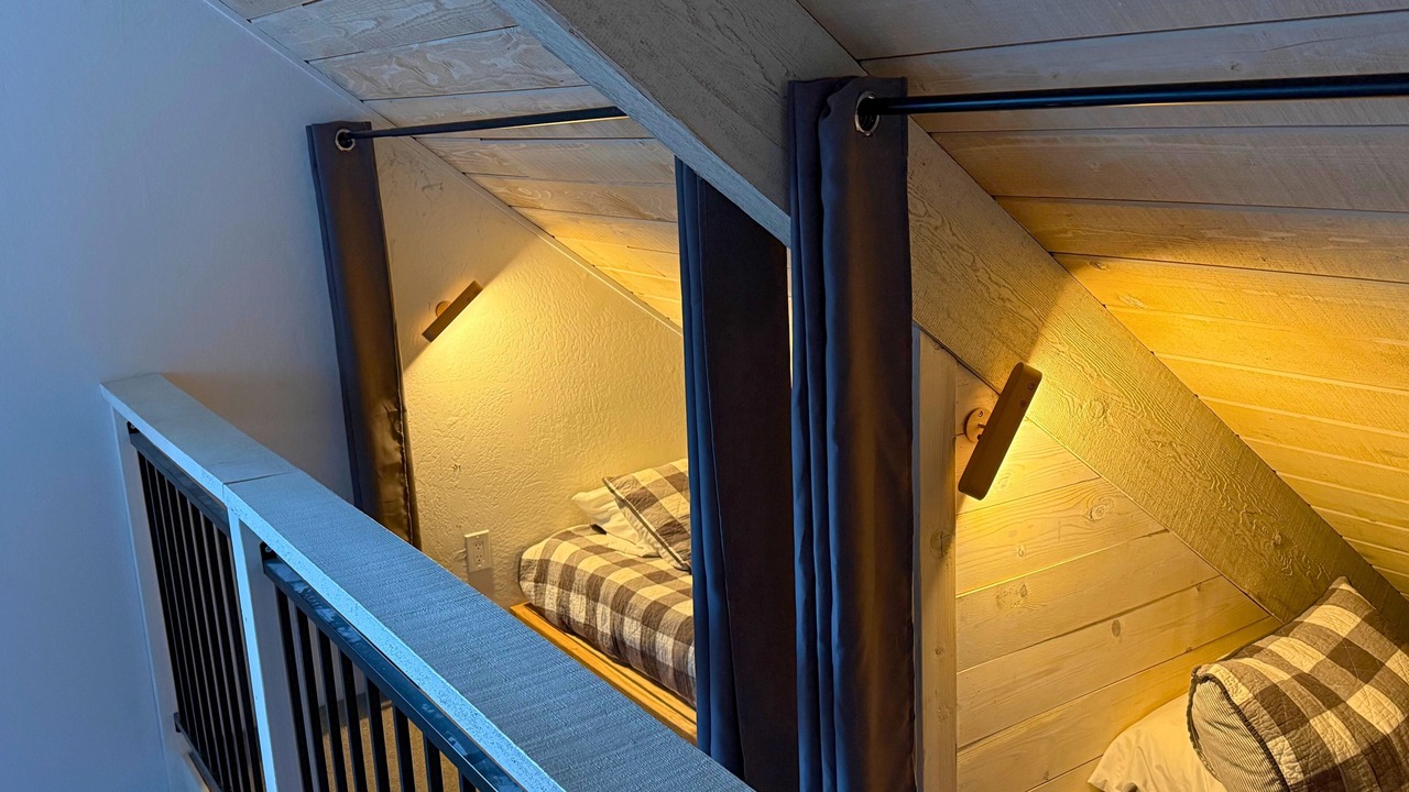 Photo of Bedroom in Groveland
