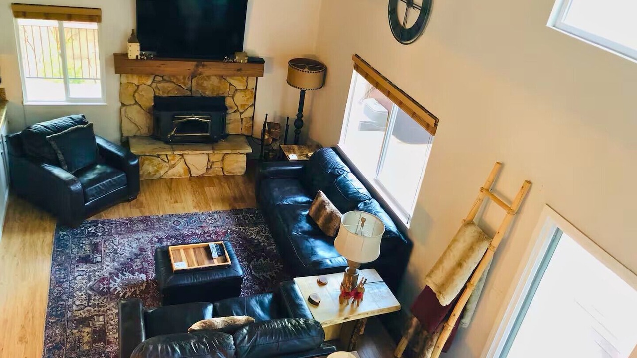Photo of Livingroom in Groveland
