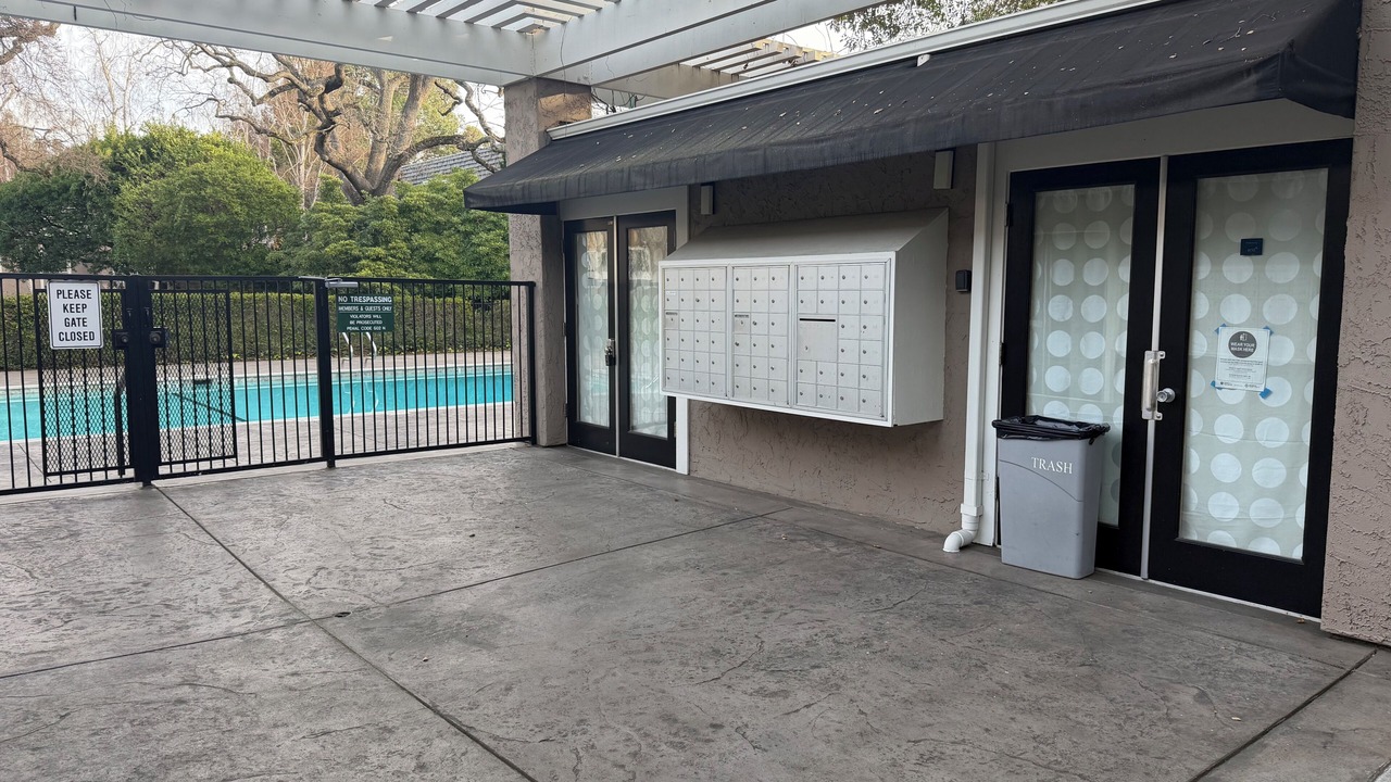 Photo of Outdoor in Sharon Heights