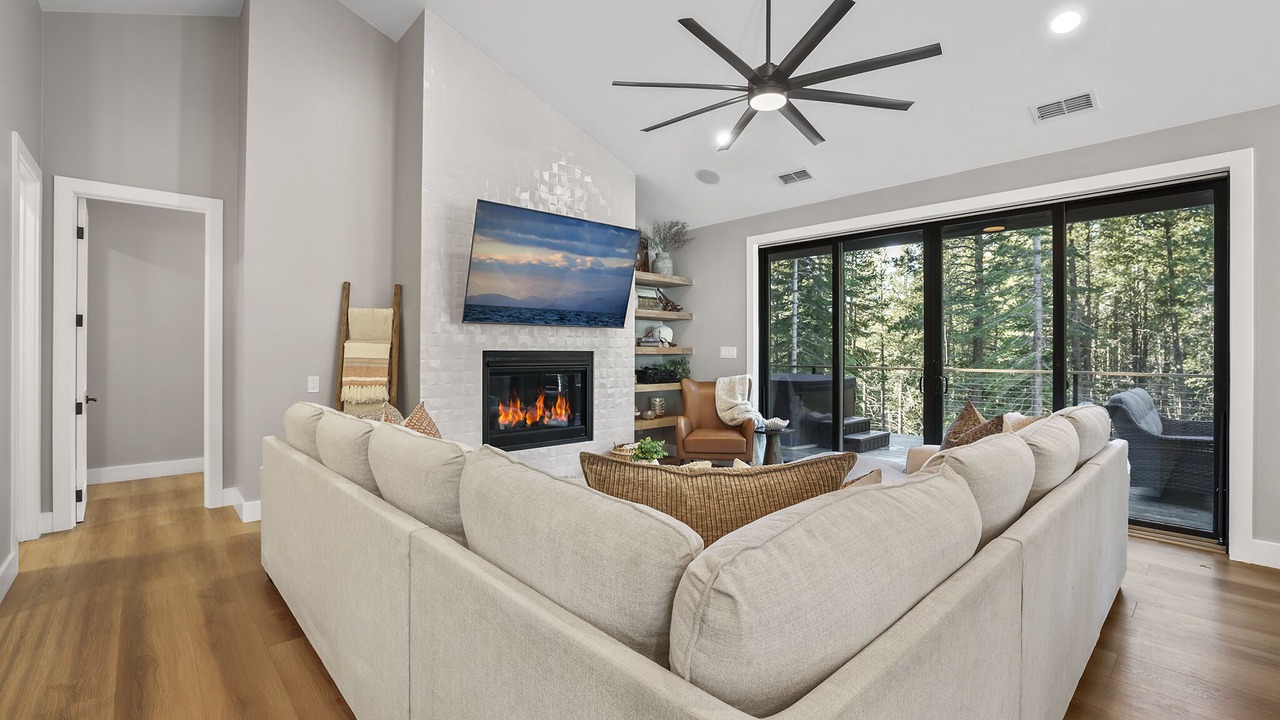 Photo of Livingroom in Tahoe Paradise