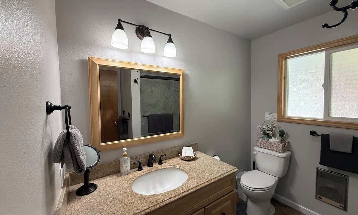 Photo of Bathroom in Sierra Cedars