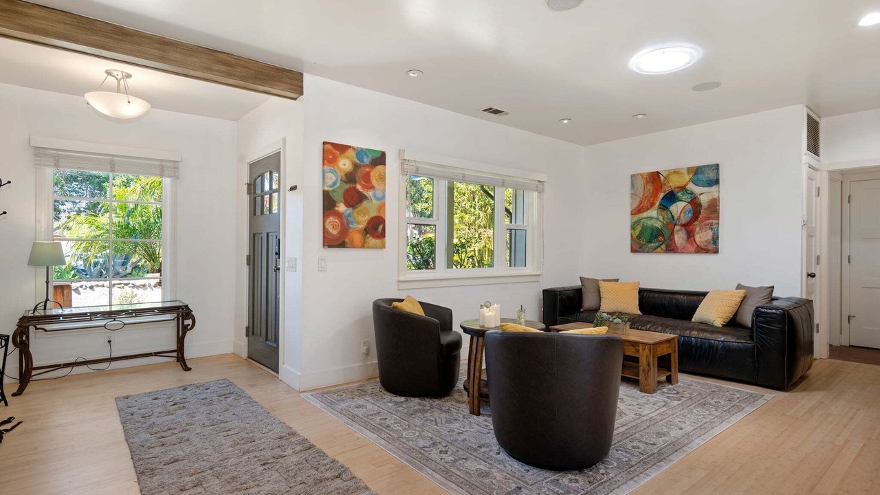 Photo of Livingroom in West Mesa
