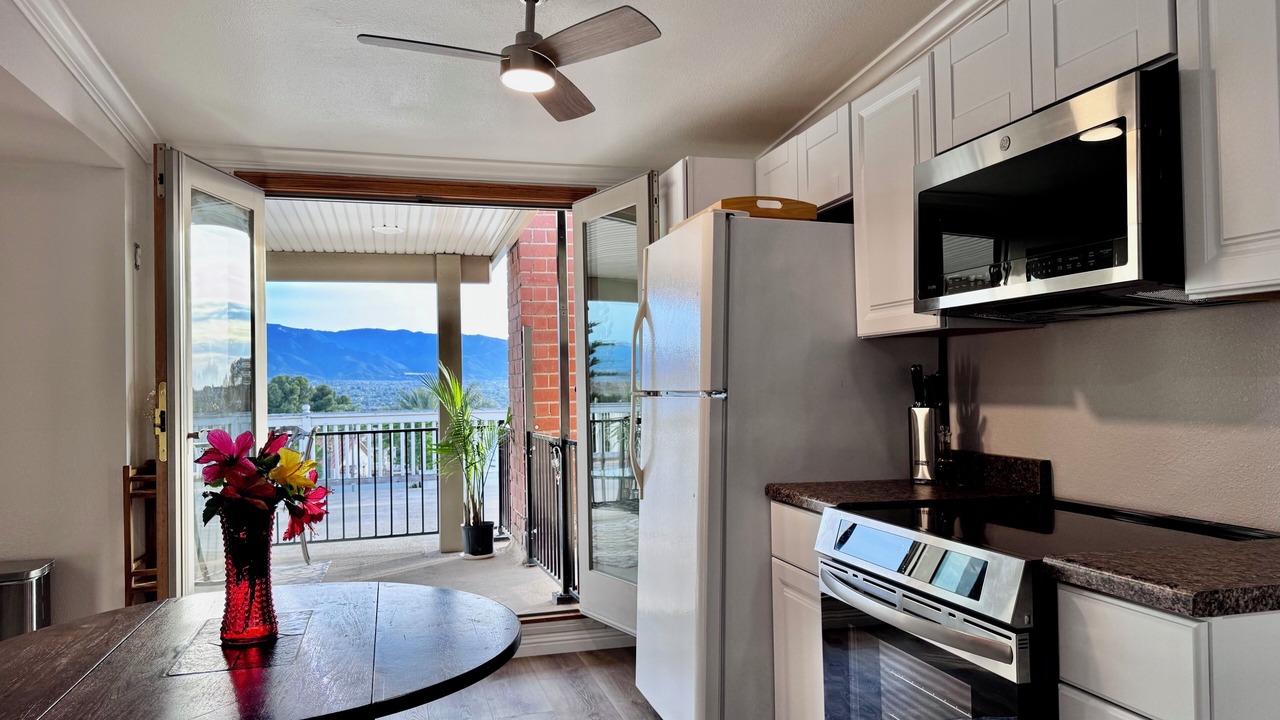 Photo of Kitchen in Corona