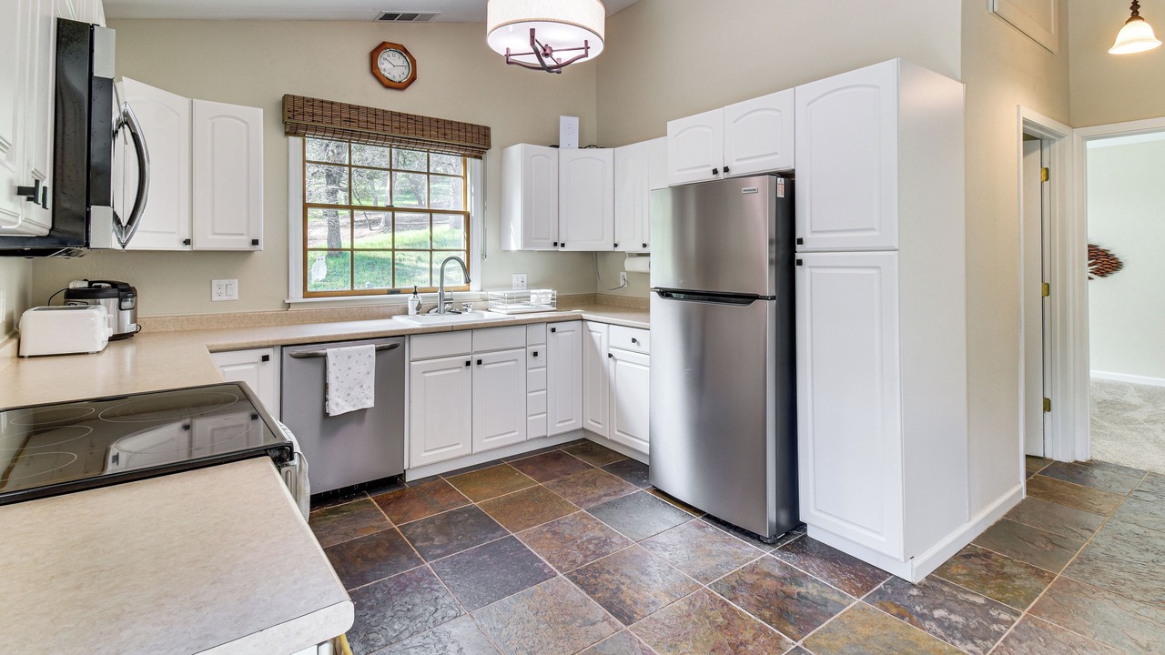 Photo of Kitchen in Groveland