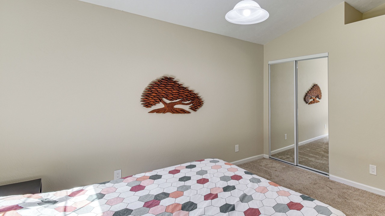 Photo of Bedroom in Groveland