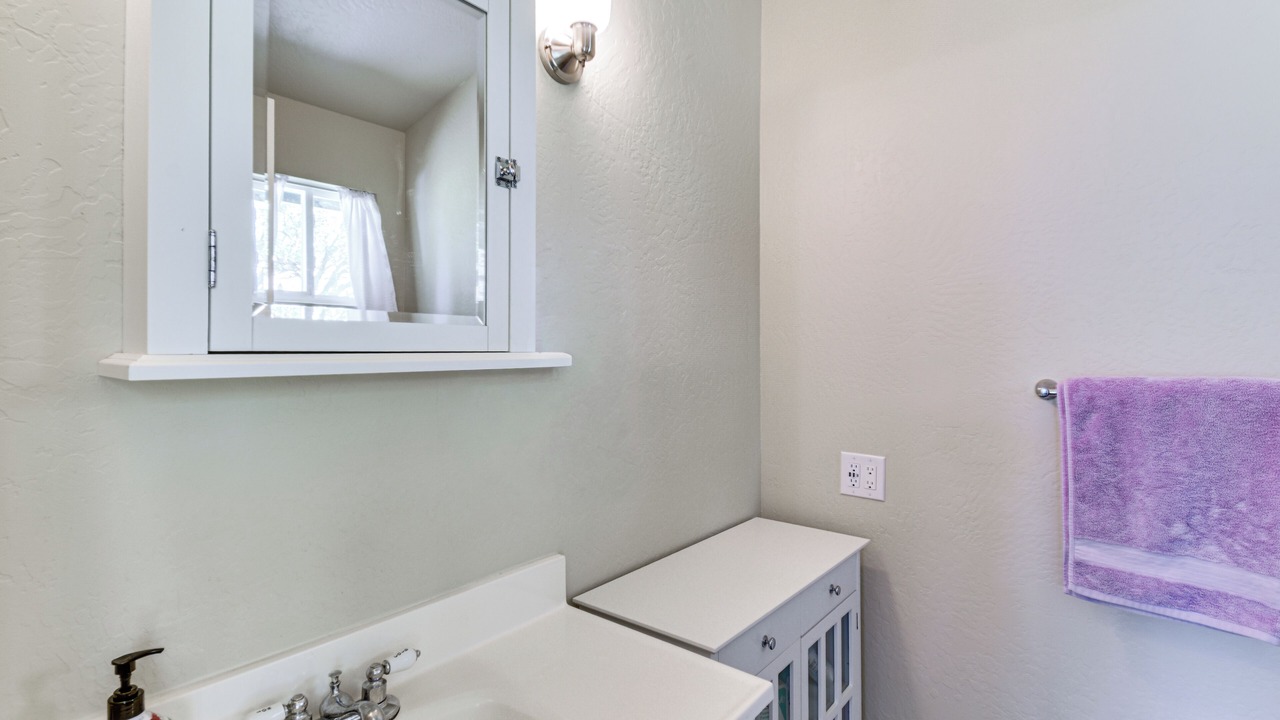 Photo of Bathroom in Groveland