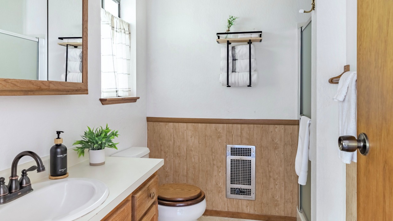 Photo of Bathroom in Mi-Wuk Village