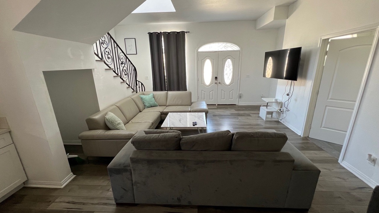 Photo of Livingroom in NoHo Arts District