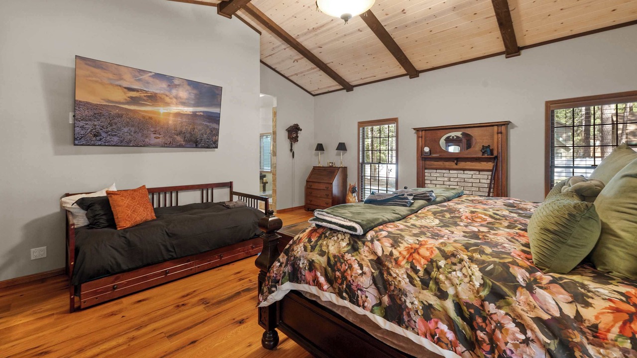 Photo of Bedroom in Big Bear Lake