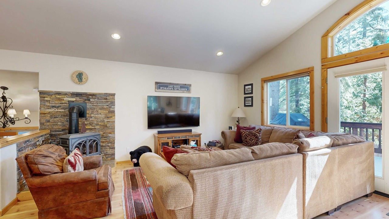 Photo of Livingroom in Tahoma