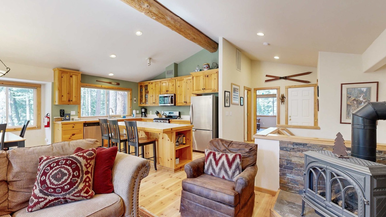 Photo of Livingroom in Tahoma