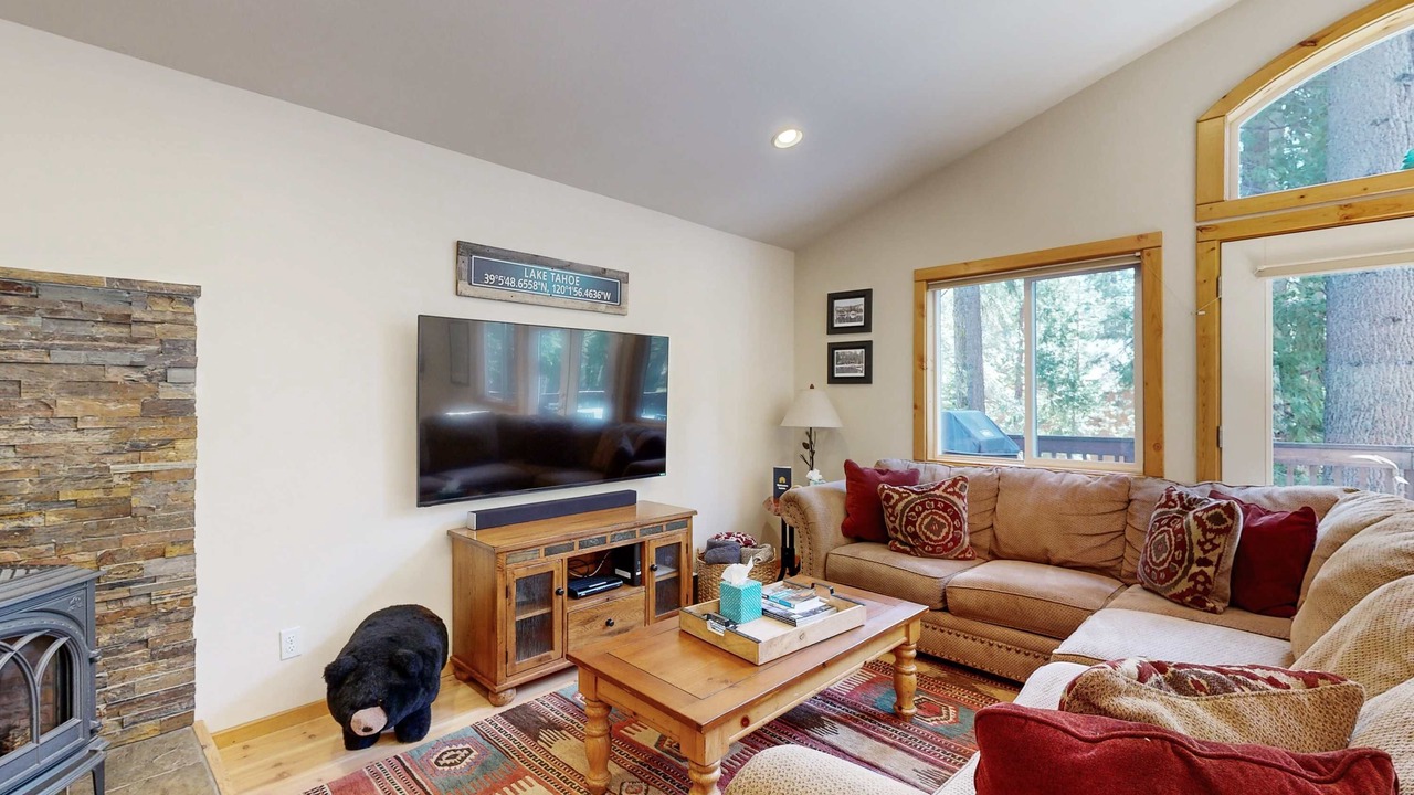 Photo of Livingroom in Tahoma
