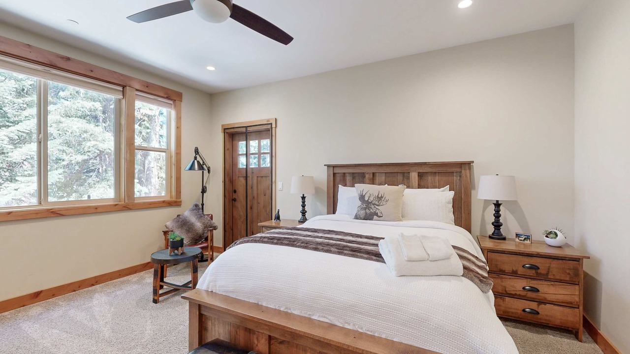 Photo of Bedroom in Country Club Estates