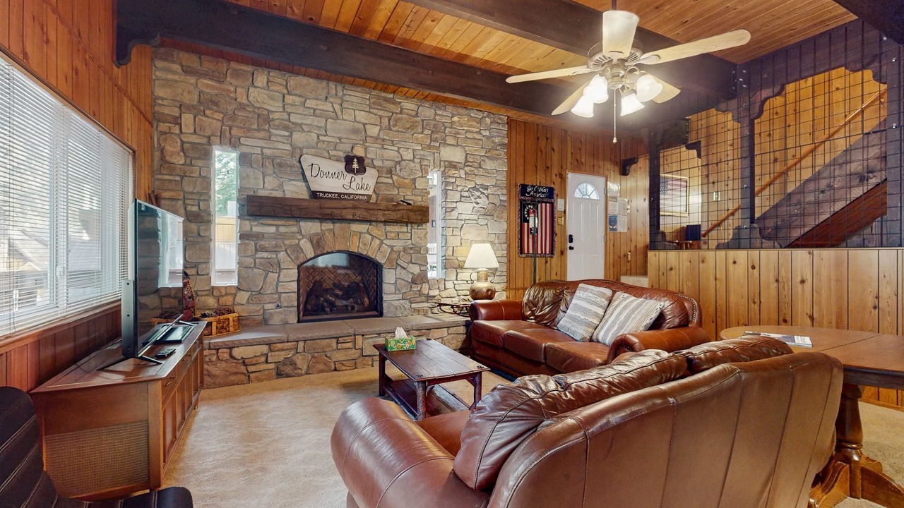 Photo of Livingroom in Truckee