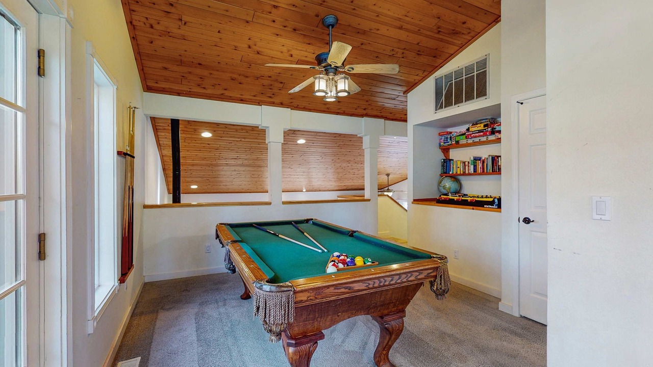 Photo of Bedroom in Country Club Estates
