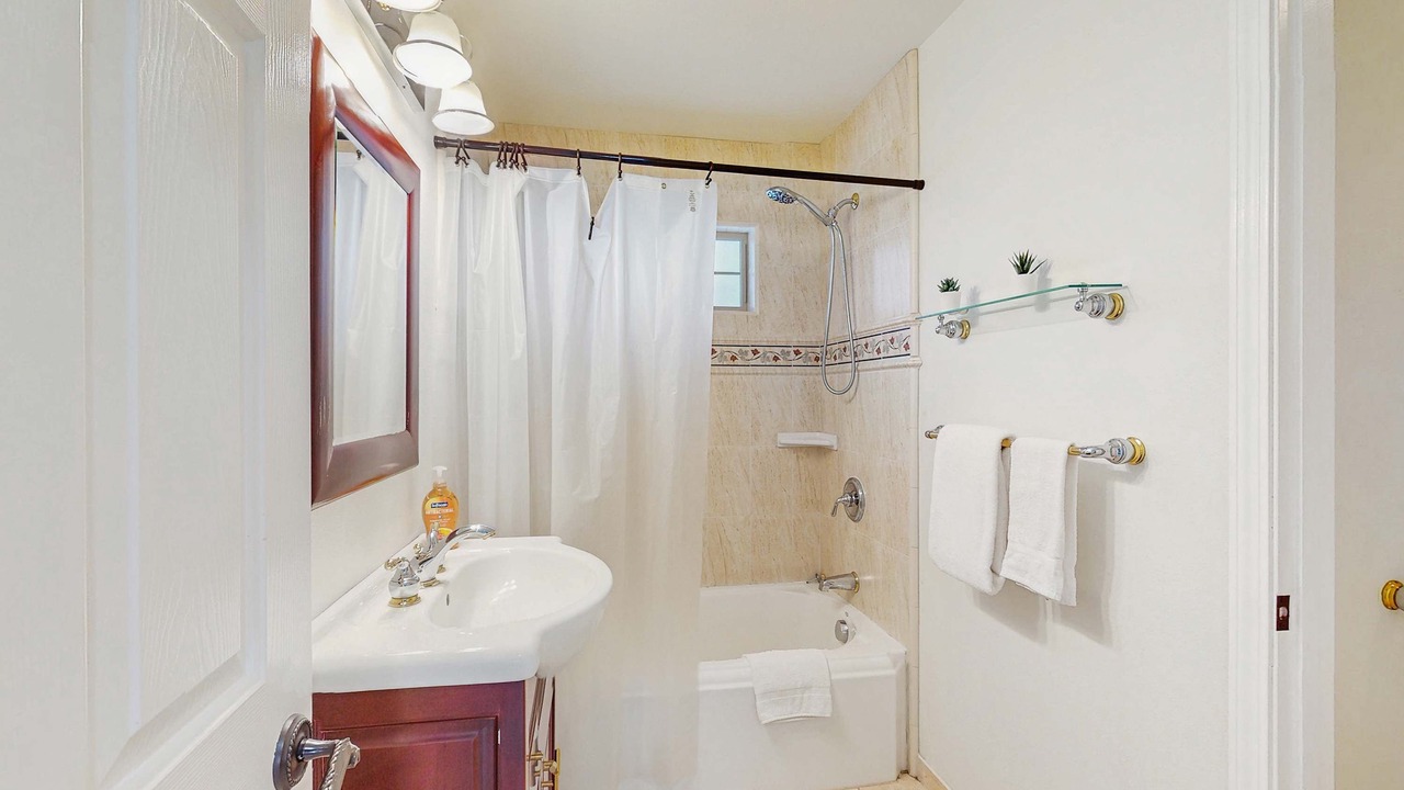 Photo of Bathroom in Country Club Estates