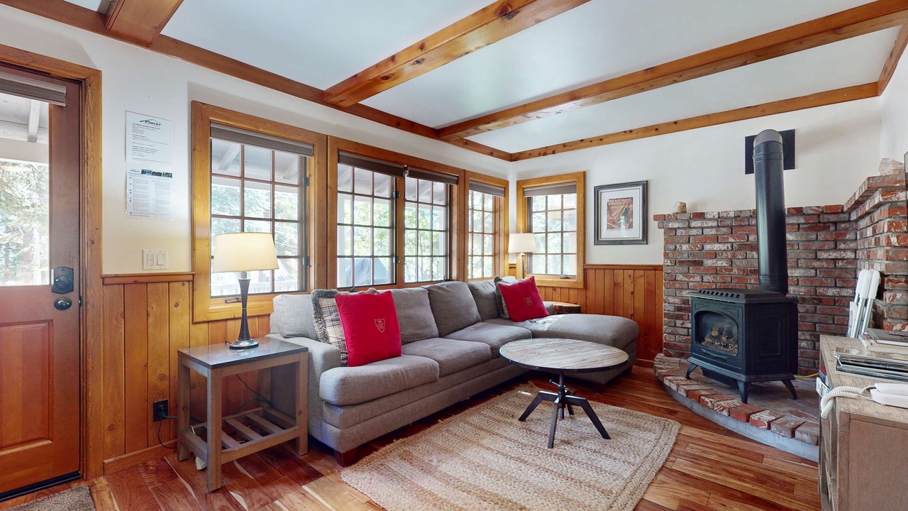 Photo of Livingroom in Carnelian Bay