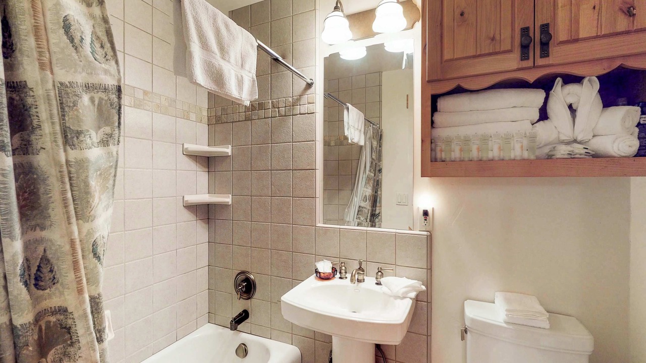 Photo of Bathroom in Tahoma