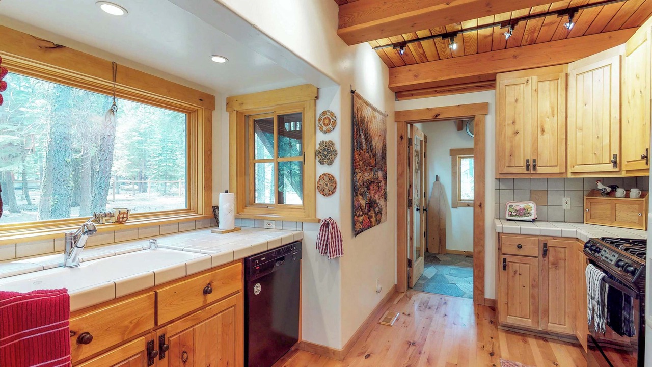 Photo of Kitchen in Tahoma