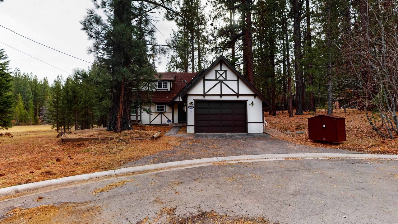 Photo of Outdoor in Pioneer Trail