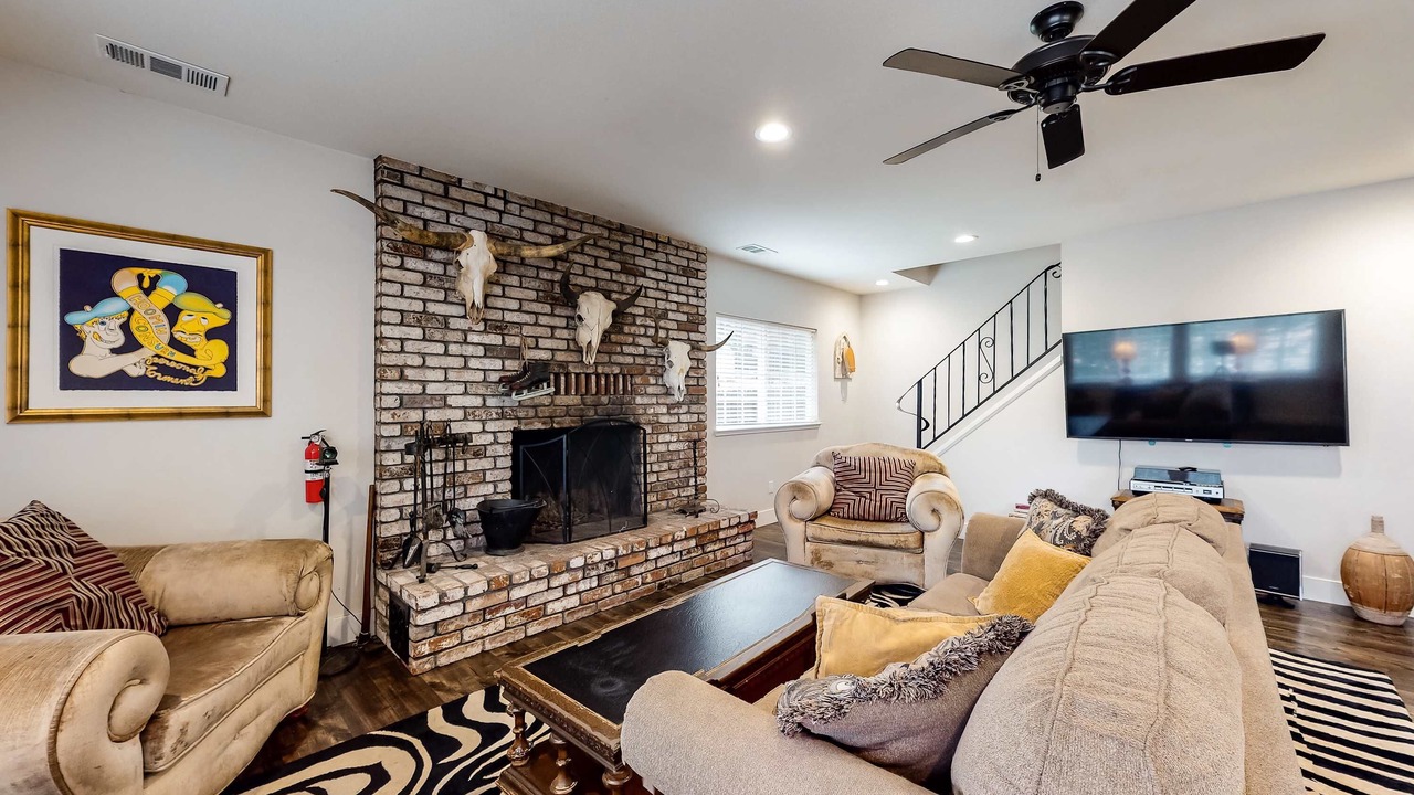 Photo of Livingroom in Pioneer Trail