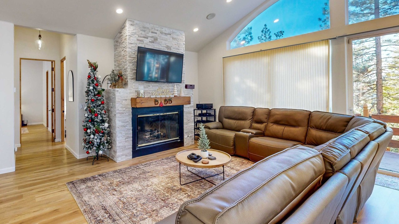 Photo of Livingroom in Pioneer Trail