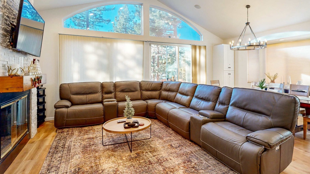 Photo of Livingroom in Pioneer Trail