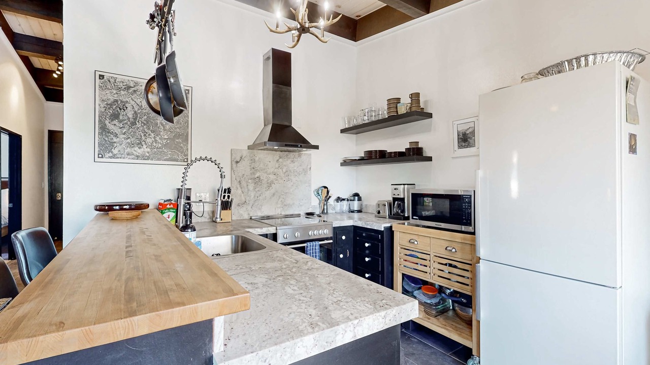 Photo of Kitchen in Alpine Meadows