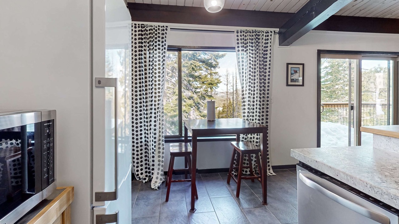 Photo of Kitchen in Alpine Meadows