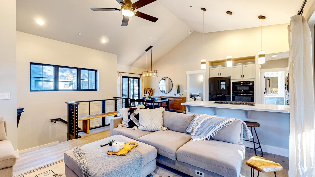 Photo of Livingroom in Lincoln Park