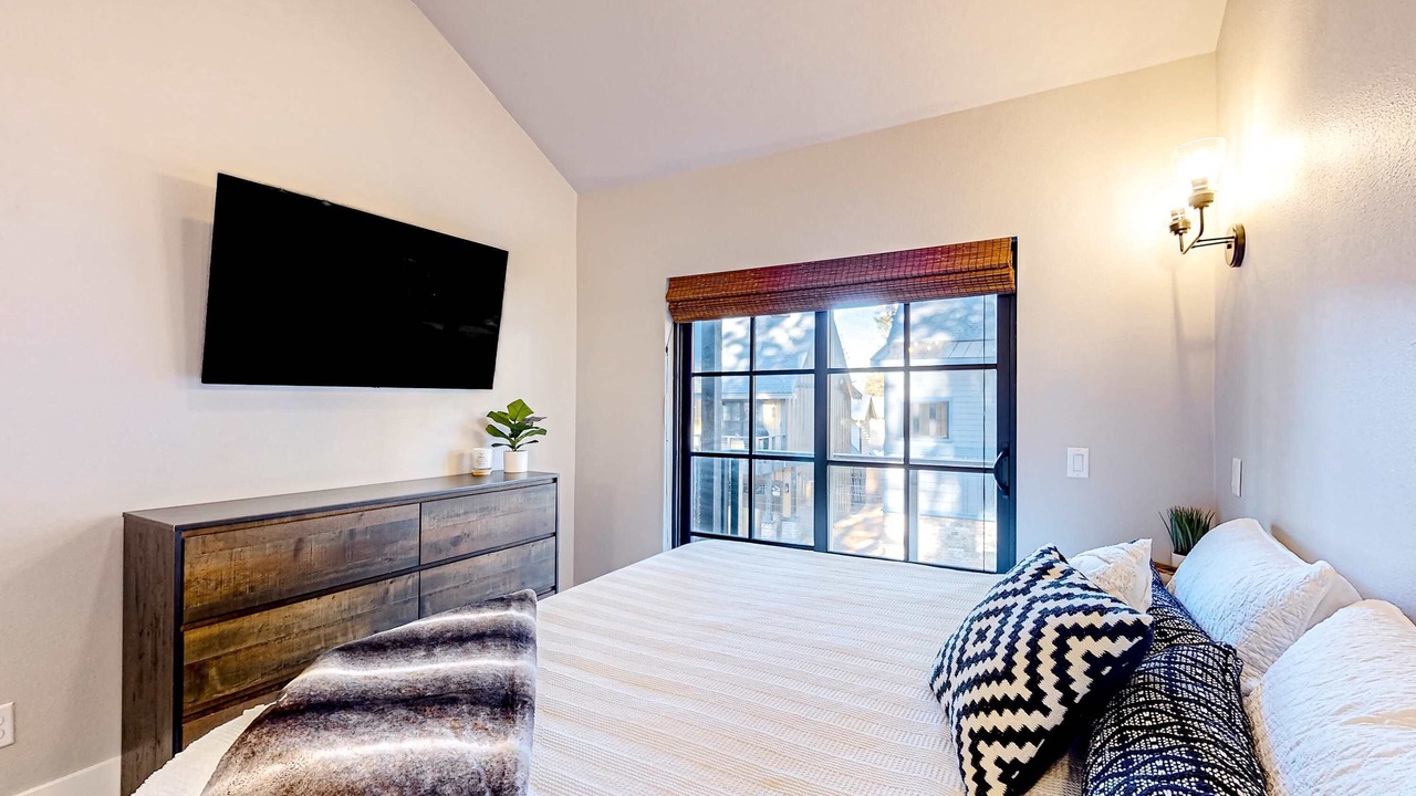 Photo of Bedroom in Lincoln Park
