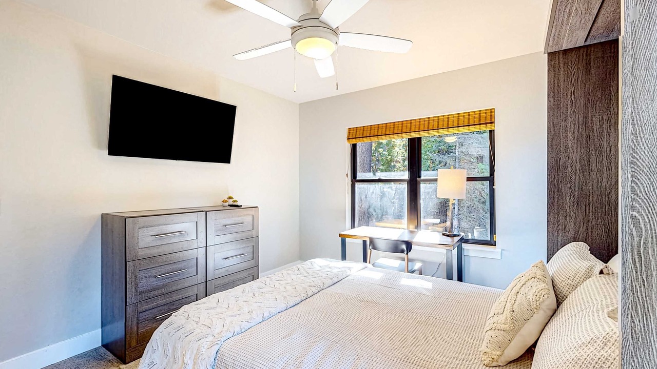 Photo of Bedroom in Lincoln Park