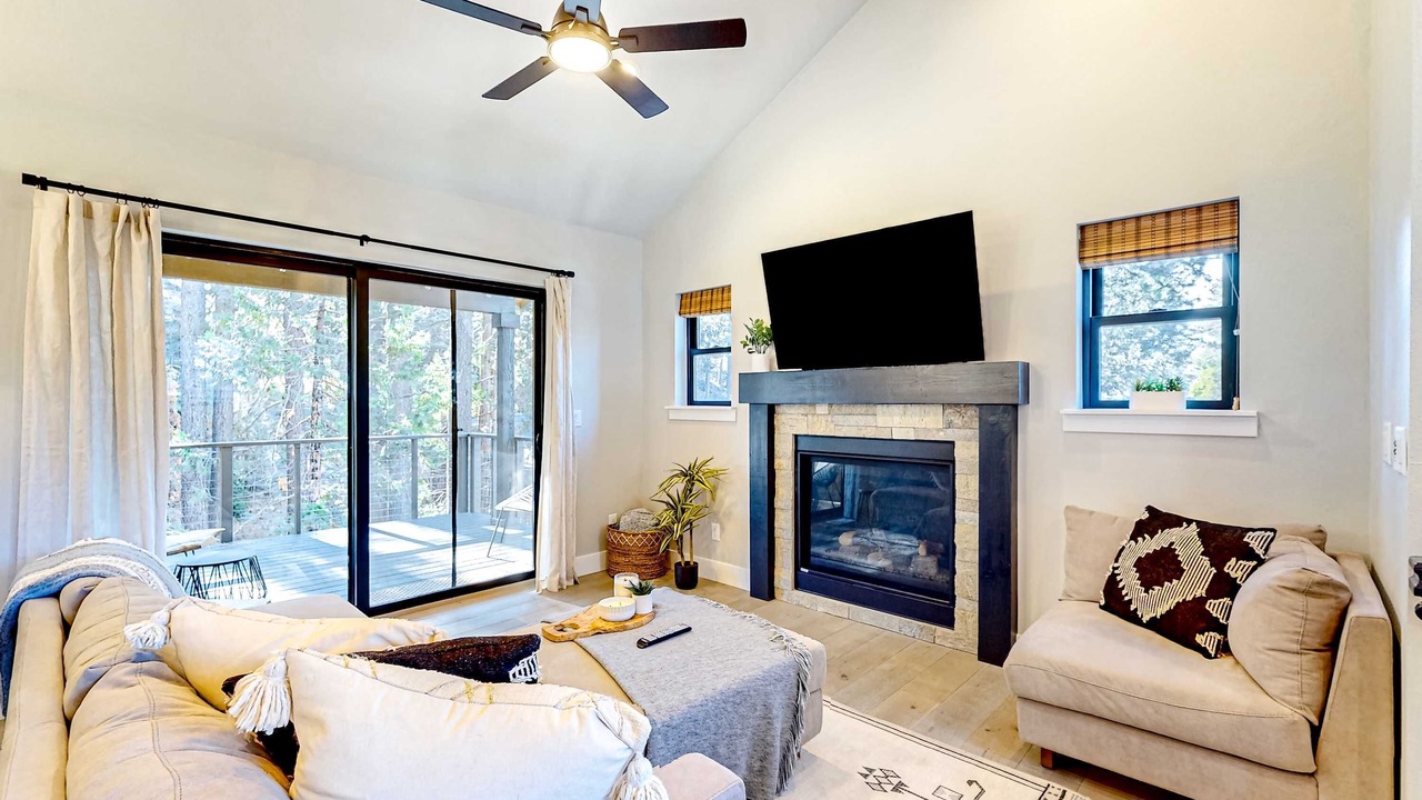 Photo of Livingroom in Lincoln Park