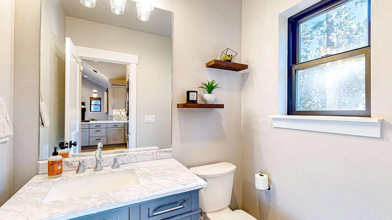 Photo of Bathroom in Lincoln Park