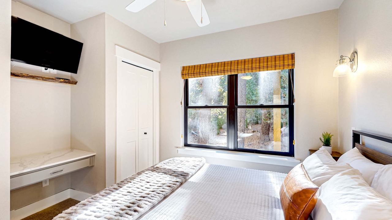Photo of Bedroom in Lincoln Park