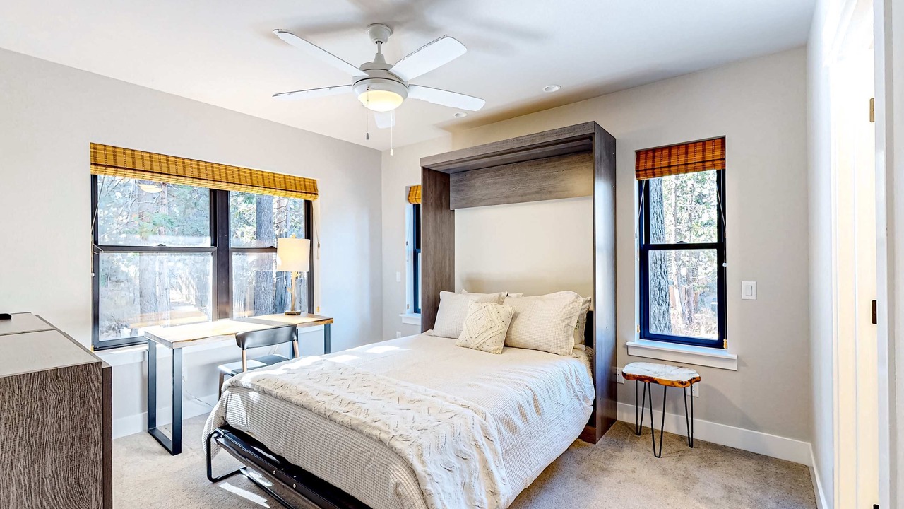 Photo of Bedroom in Lincoln Park