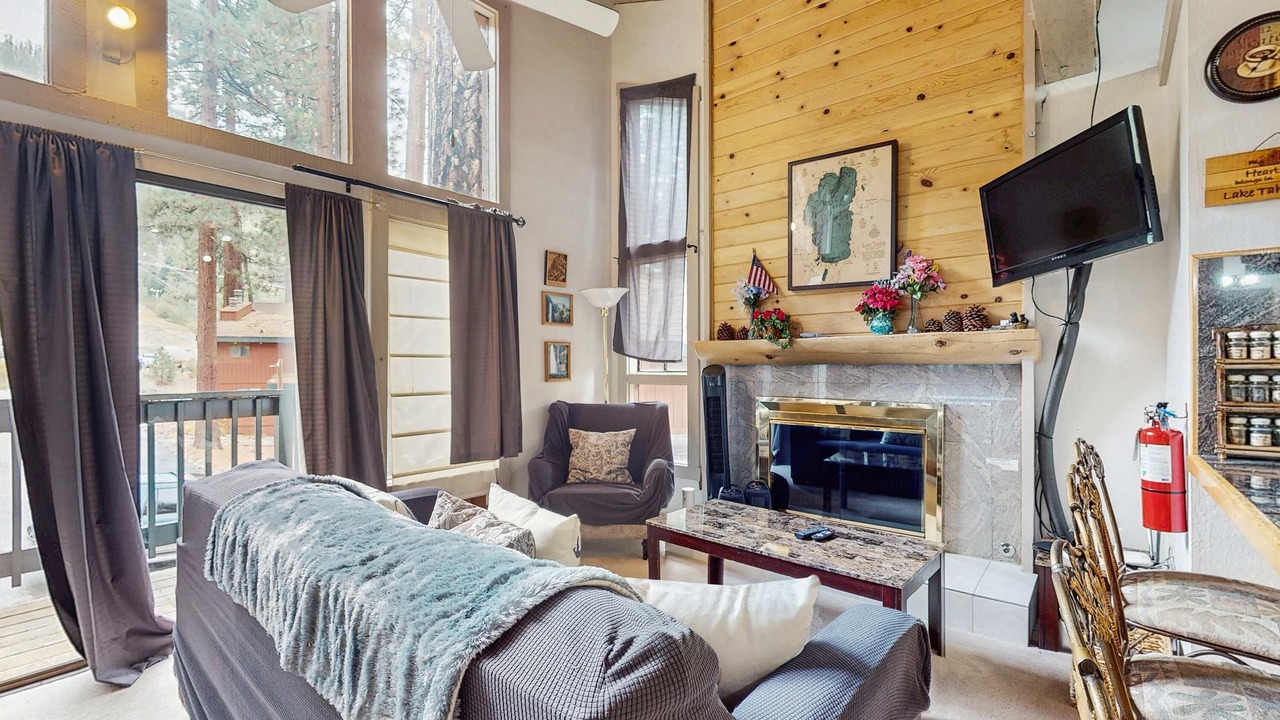 Photo of Livingroom in South Lake Tahoe
