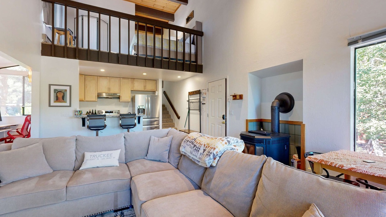 Photo of Livingroom in Truckee