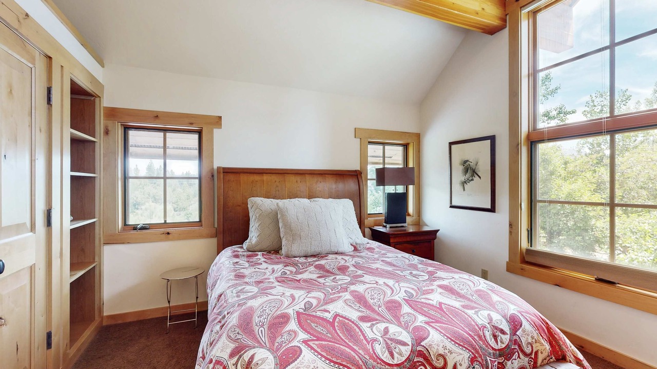 Photo of Bedroom in Mountain View Estates