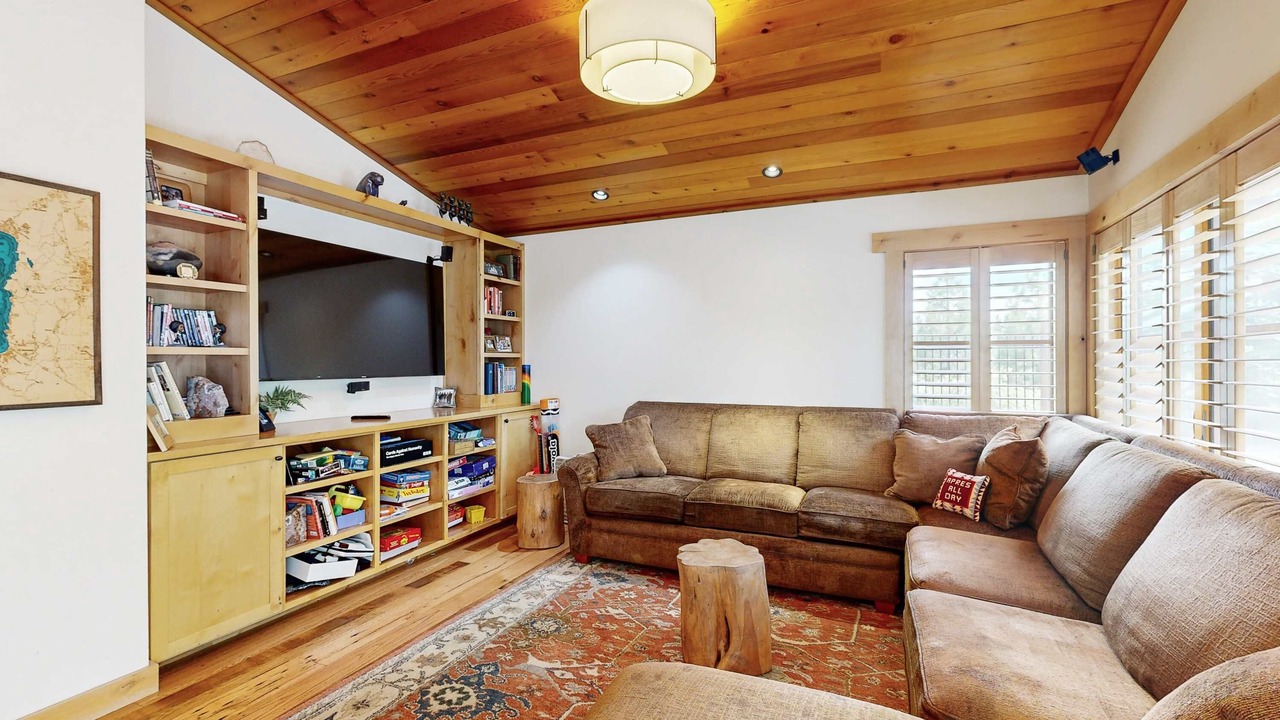 Photo of Livingroom in Mountain View Estates