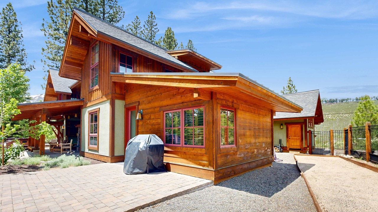 Photo of Outdoor in Mountain View Estates
